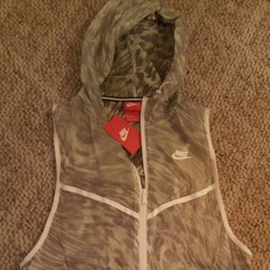 Nike Lightweight Vest